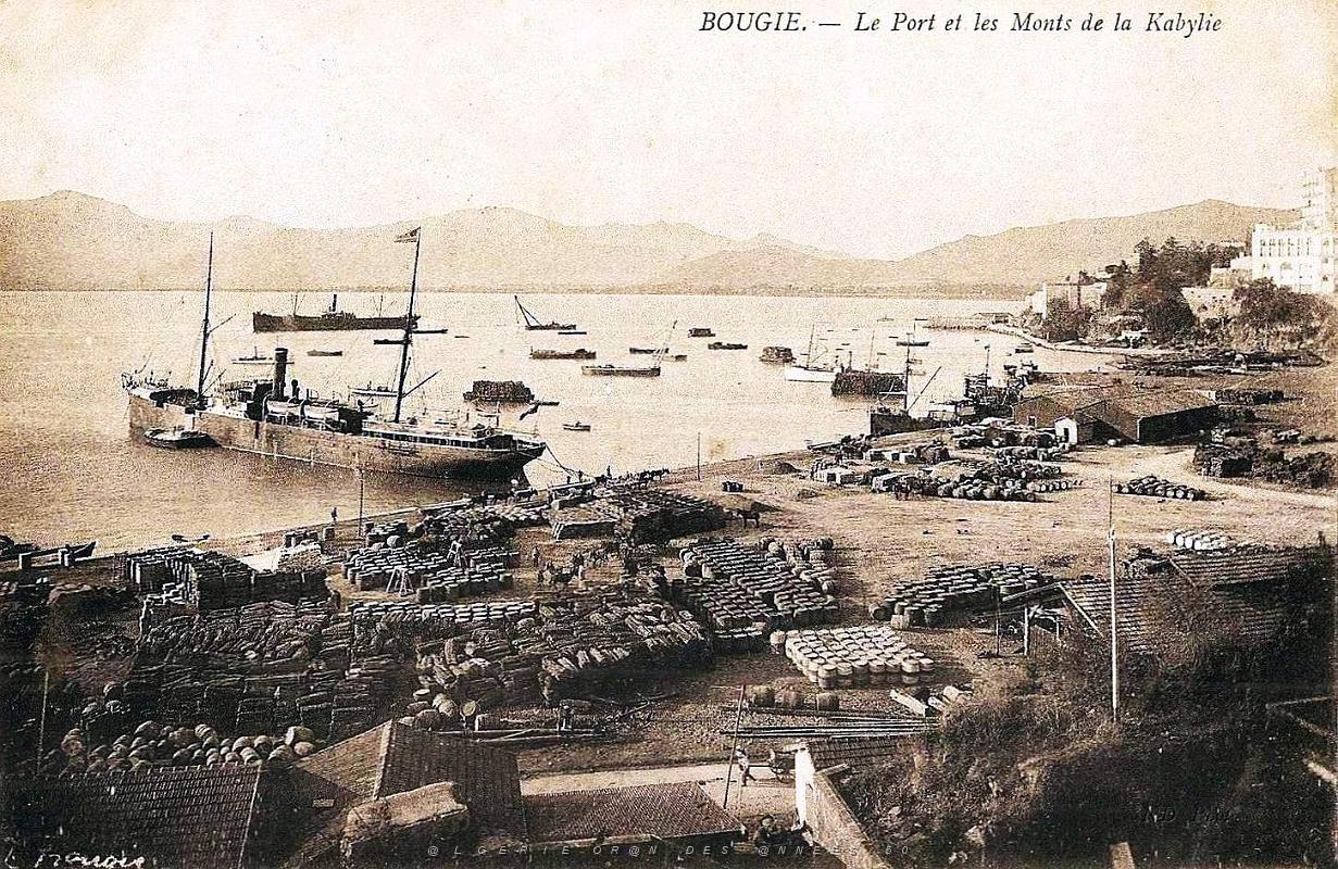 Bougie - Le Port et les Monts de Kabylie.jpg